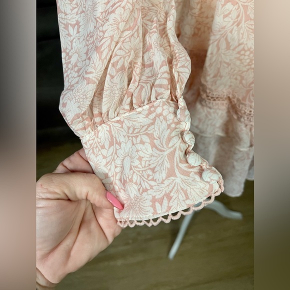 GORGEOUS NWT Floral Tiered Ruffle Dress Vici Exclusive x Fate Sz M Medium - Picture 5 of 14